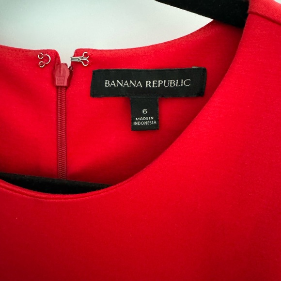 Red Banana Republic stretch dress - Picture 2 of 3